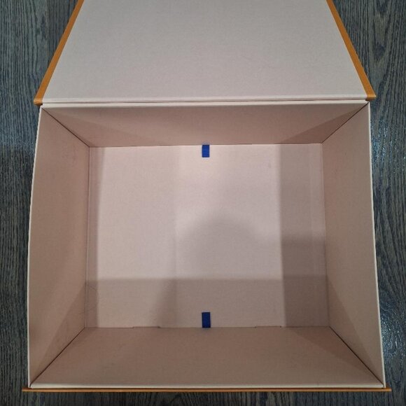 Authentic LOUIS VUITTON LV Orange Magnetic Large Gift Box 15.5"x12."5 x7.5"w/Bag - Picture 5 of 5